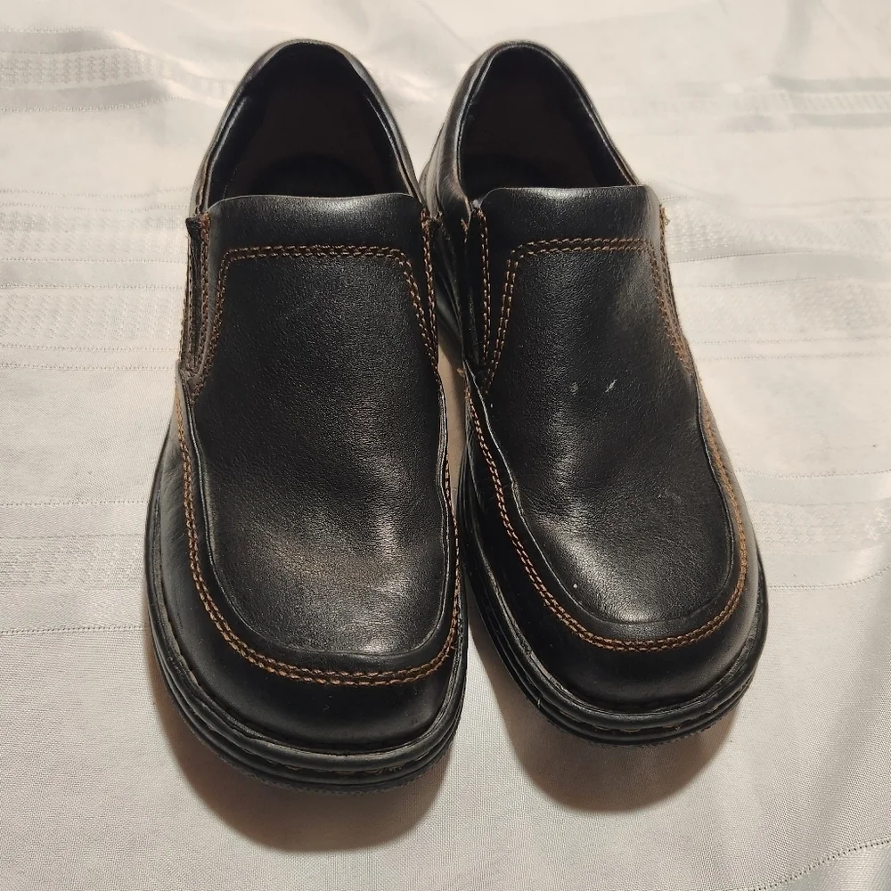 3/$25 Born brown leather slip on loafers size 8 / 41